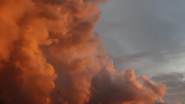 Χρυσά Σύννεφα Βράδυ Ηλιοβασιλέματα — Φωτογραφία Αρχείου
