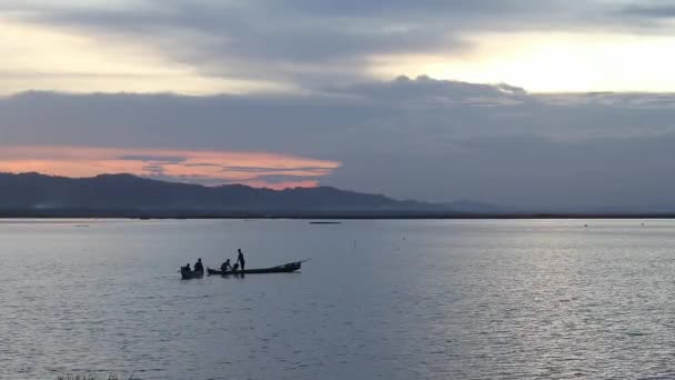 Fisherman Silhouette His Boat — 图库视频影像