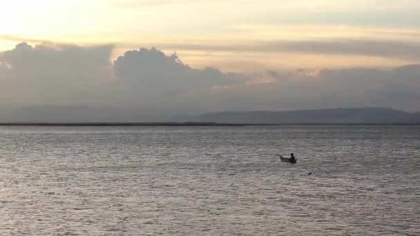 Fisherman Silhouette His Boat — Video Stock