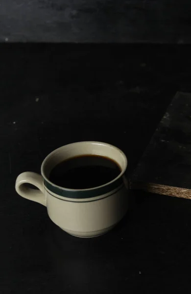 Чашка Кофе Бобы Черном Фоне — стоковое фото