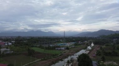 Yüksek voltajlı bir alt istasyonun havadan görüntüsü