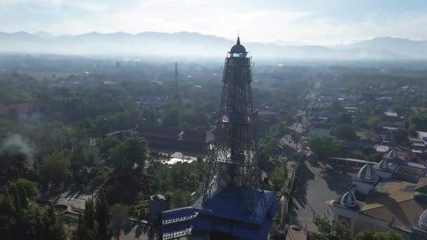 Vanuit Lucht Uitzicht Toren Van Limboto Ikoon Van Gorontalo Regency — Stockvideo