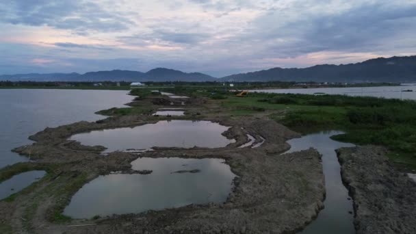 Vista Aérea Lago Limboto Gorontalo Indonésia Nova Estrada Longo Borda — Vídeo de Stock