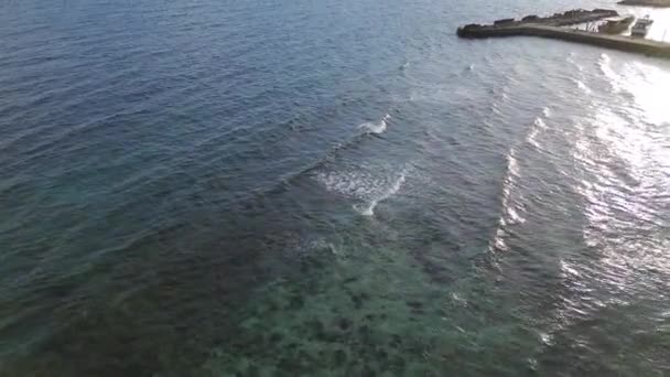 Vzdušný Pohled Tmavě Modré Vlny Oceánu — Stock video