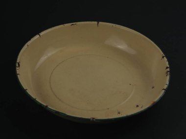 emaye plakası siyah arkaplanda izole