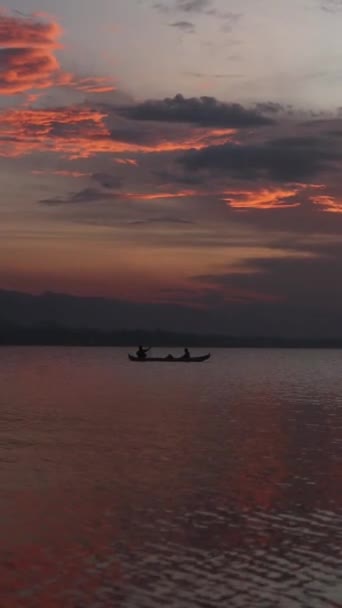 Vertical Video Fisherman Silhouette His Boat — Stock videók