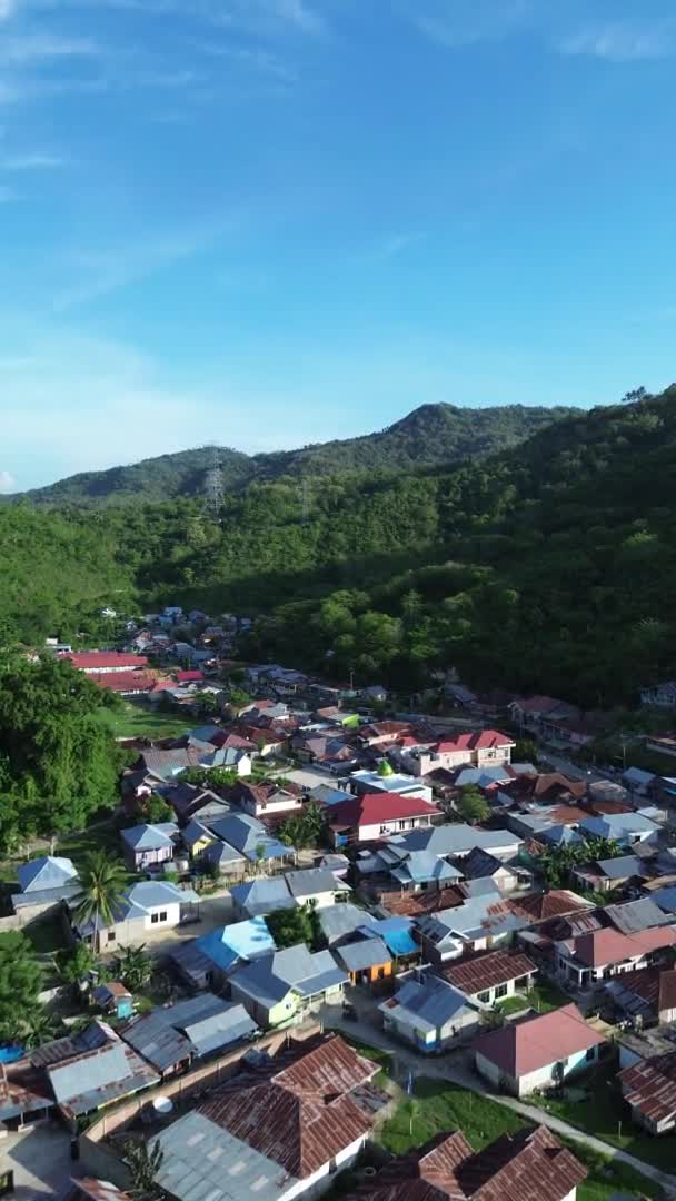 Vertical Aerial Footage Small Town Morning Aerial View Tualango Village — Vídeos de Stock