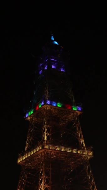 Filmación Vertical Limboto Majesty Tower Pakaya Tower Por Noche Majestuosa — Vídeos de Stock