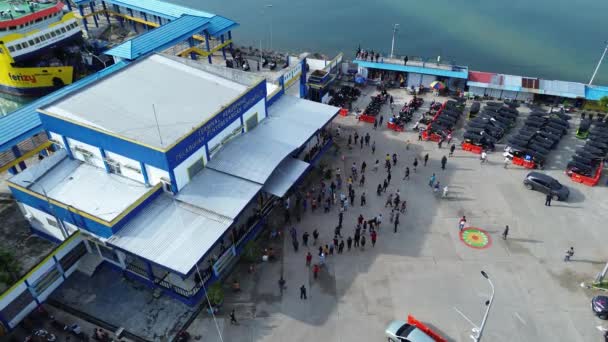 Pemandangan Udara Kapal Feri Diumumkan Pelabuhan Gorontalo Pagi Hari — Stok Video