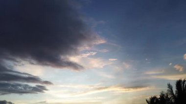 Günbatımında Bulutların Hava Manzarası