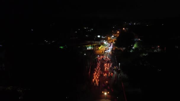 斋月期间人们庆祝火炬接力的空中景象 — 图库视频影像
