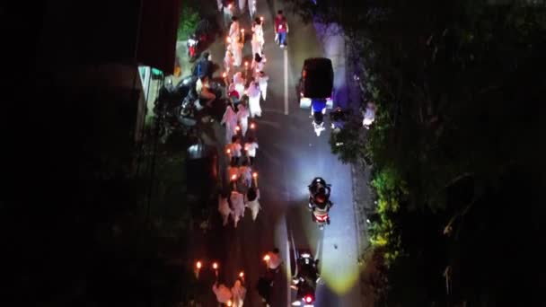 Вид Воздуха Людей Празднующих Эстафету Факела Время Священного Месяца Рамадан — стоковое видео
