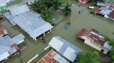 Tualango köyü, Gorontalo, Endonezya 'daki sel basmış bölgenin havadan görüntüsü 