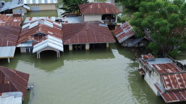 Tualango köyü, Gorontalo, Endonezya 'daki sel basmış bölgenin havadan görüntüsü 