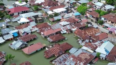 Lekobalo alt bölgesi, Gorontalo City, Endonezya 'daki su basmış bölgenin havadan görüntüsü