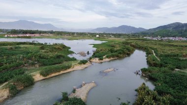 Endonezya 'daki nehrin havadan görünüşü