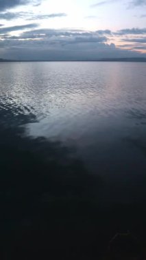 Gölün Sakin Su Yüzeyi