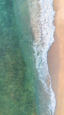 Güzel tropikal sahil ve denizin hava manzarası 