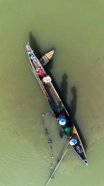 Gölde balıkçı teknesi, Gorontalo, Endonezya