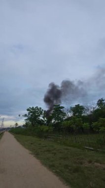 Uzak Manzaradan Duman Emisyonu