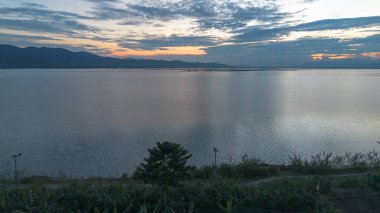 Huzurlu Göl Manzarasının Hava Görüntüsü