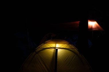 Kampta Gece Çadırları Aydınlandı