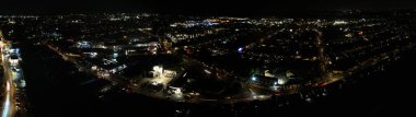 Geceleri şehrin havadan görünüşü 