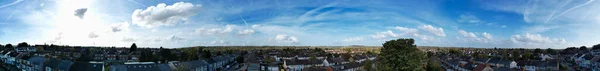 天气晴朗的英国城市卢顿市美丽的空中风景 — 图库照片