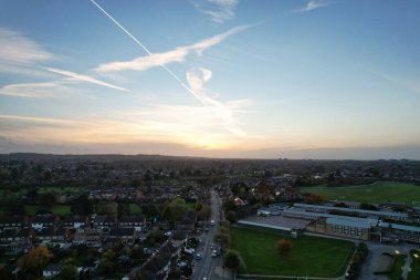 Gün batımında Şehrin Hava Görüntüsü