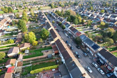 Güneşli bir günde, Britanya 'nın Luton şehrinin güzel hava manzarası  