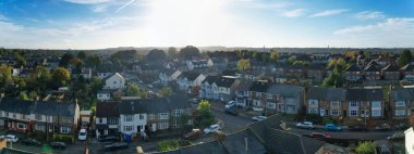Güneşli bir günde, Britanya 'nın Luton şehrinin güzel hava manzarası  