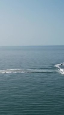İngiltere 'deki Sandy Beach' in hava görüntüsü, Bournemouth City 'deki İngiltere Sahili' nin dikey görüntüsü.