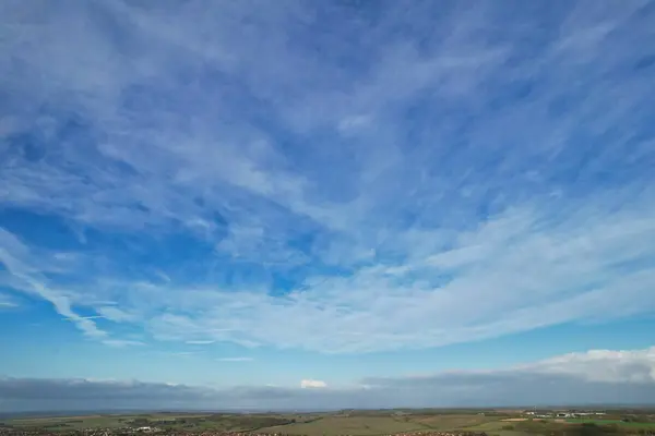 Şehir Bulutların Yüksek Açı Manzarası Nın Kamerasıyla Şehrin Havadan Görüntüsü — Stok fotoğraf