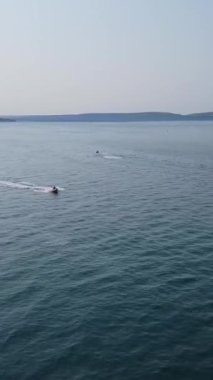 İngiltere 'deki Sandy Beach' in hava görüntüsü, Bournemouth City 'deki İngiltere Sahili' nin dikey görüntüsü.