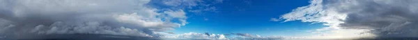 Panoramatický Pohled Barevné Mraky Ranní Obloze — Stock fotografie