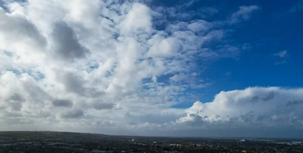 Vedere Scenică Cerului Noros Deasupra Orașului Englez Timpul Zilei — Fotografie, imagine de stoc