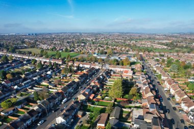 Britanya 'nın Luton şehrinin güzel hava manzarası açık güneşli bir kış gününde