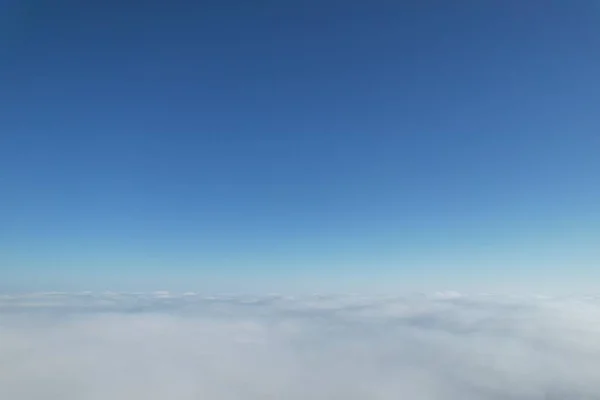 Drone Zicht Boven Mistige Wolken Overdag — Stockfoto