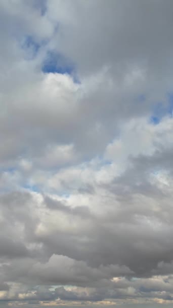 Mozgó Drámai Felhők Anglia Felett Drone Camera High Angle Footage — Stock videók