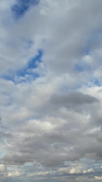 Moviéndose Nubes Dramáticas Sobre Inglaterra Cámara Dron Alto Ángulo Filmación — Vídeos de Stock