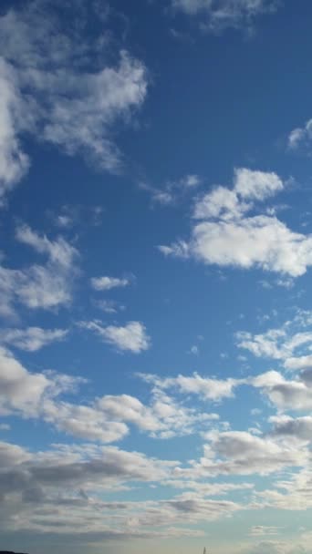 Moviéndose Nubes Dramáticas Sobre Inglaterra Cámara Dron Alto Ángulo Filmación — Vídeos de Stock