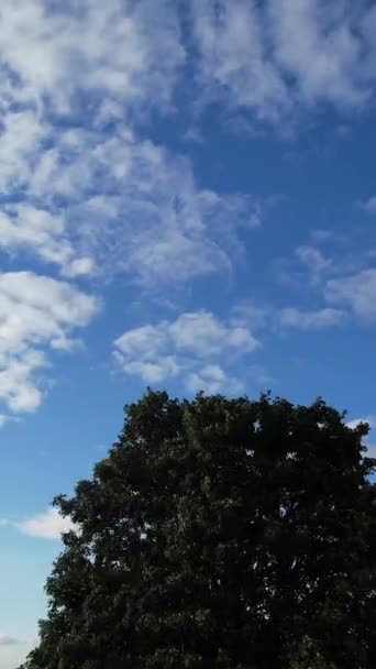 Venti Forti Nuvole Veloci Sopra Inghilterra Interruzione Temporale — Video Stock