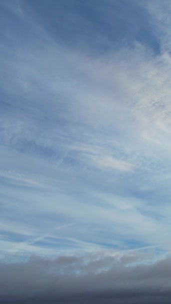 空中映像英国上空で最も美しくカラフルな曇りの空 — ストック動画