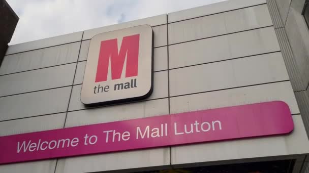 英国卢顿中城的居民购物商场是英国的混合社区和多文化城市 — 图库视频影像