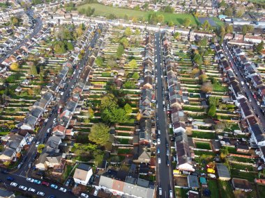 Britanya 'nın Luton şehrinin güzel hava manzarası açık güneşli bir kış gününde