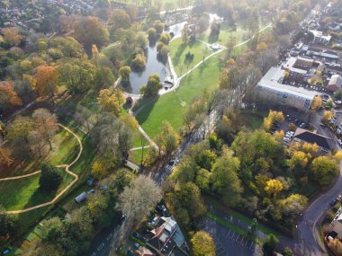 Britanya 'nın Luton şehrinin güzel hava manzarası açık güneşli bir kış gününde