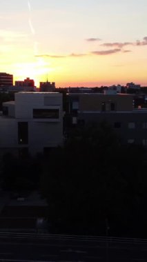 Günbatımında Merkez Luton Şehir ve Binalarının Yüksek Açılı Görüntüleri, İngiltere 'nin Modern ve Tarihi İngiltere Görüntüsü