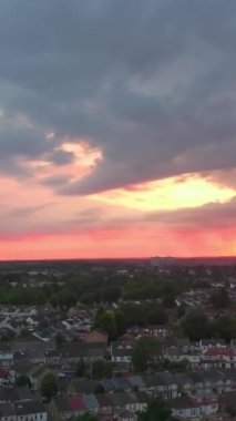 Günbatımında Merkez Luton Şehir ve Binalarının Yüksek Açılı Görüntüleri, İngiltere 'nin Modern ve Tarihi İngiltere Görüntüsü