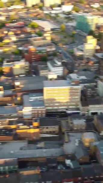 Υψηλή Γωνία Πλάνα Της Κεντρικής Luton City Και Κτίρια Κατά — Αρχείο Βίντεο