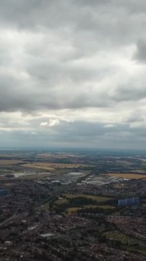 Günbatımında Merkez Luton Şehir ve Binalarının Yüksek Açılı Görüntüleri, İngiltere 'nin Modern ve Tarihi İngiltere Görüntüsü
